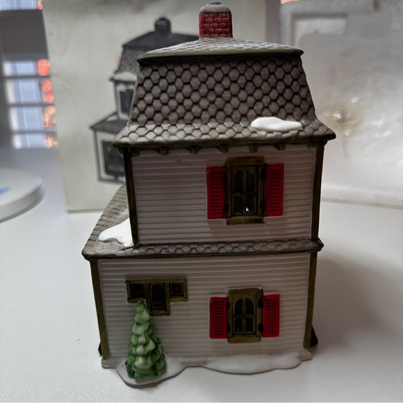 RETIRED: Dept 56 New England Village Series Ann Shaw Toys - Picture 10 of 10
